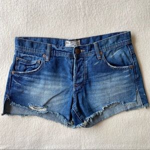 Free People Raw Hem Cut Offs Denim Shorts size 26 NWOT
